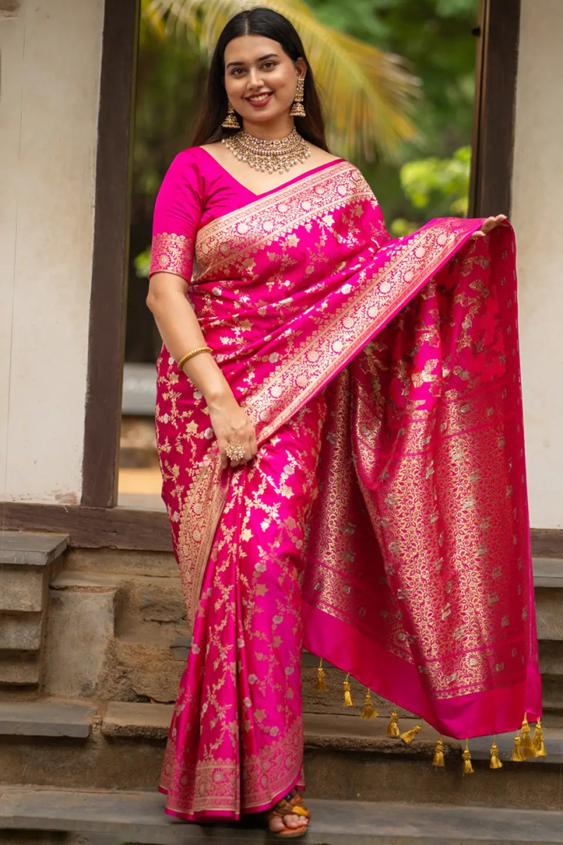 শাড়ী